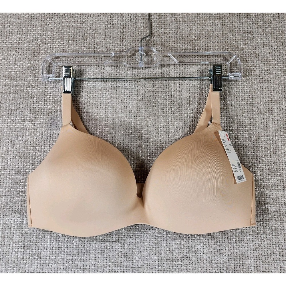Uniqlo Wireless Bra 3D Hold Seamless Womens 38/40 B C Cup Beige‎ T-shirt NWT